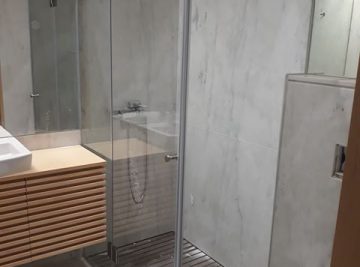 resguardo frontal de banheira duche vidro fixo e porta abrir